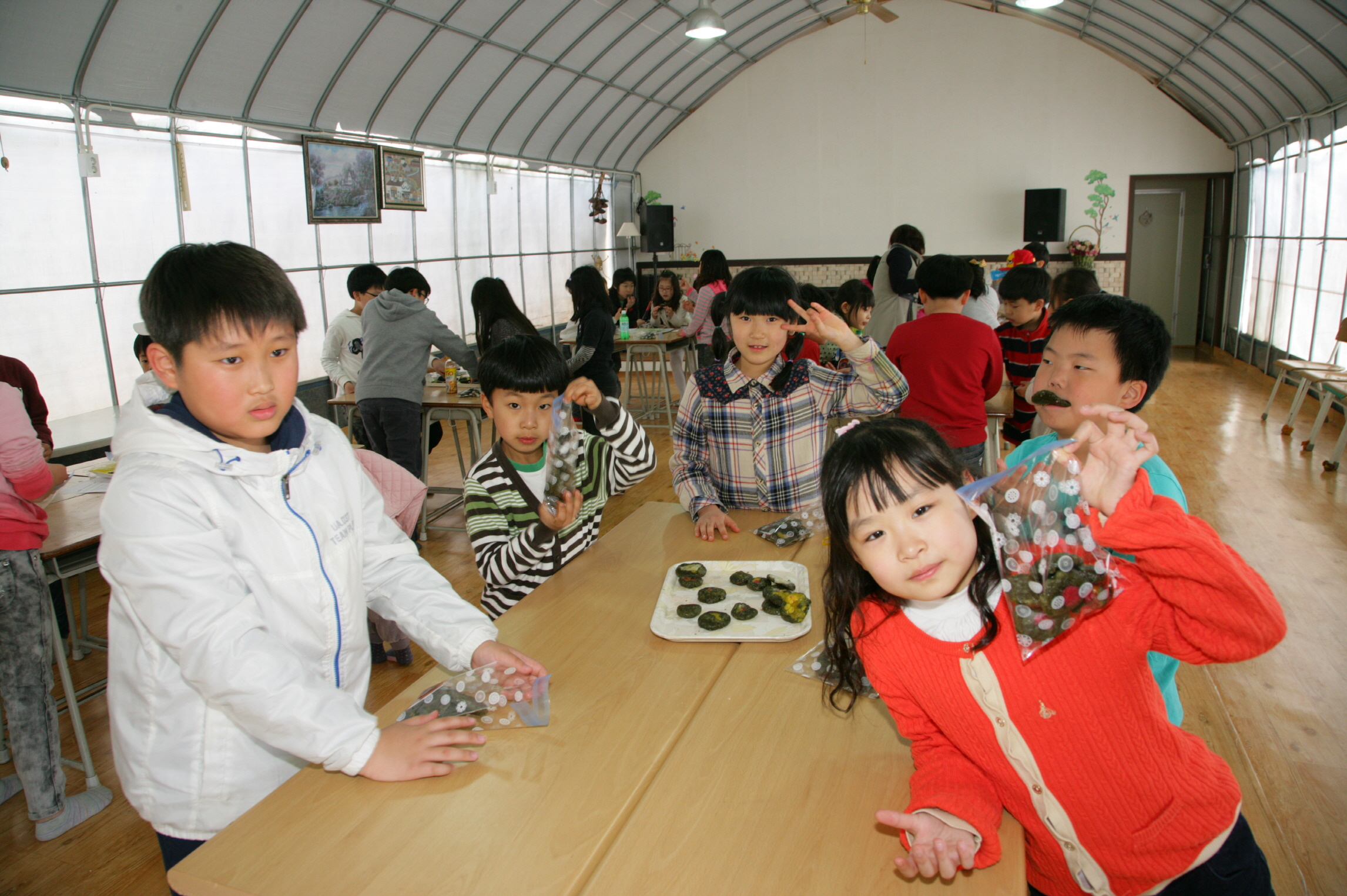 2013.4.9.동두천 신천초등학교 학생들의 농촌체험현장입니다. 이미지