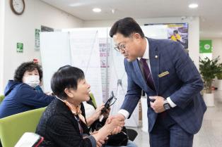 회천노인복지관 어버이날 행사(1) 이미지