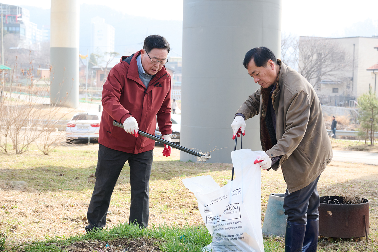 2024-03-17 일영1리 마을공동체와 환경정화 활동 전개 이미지