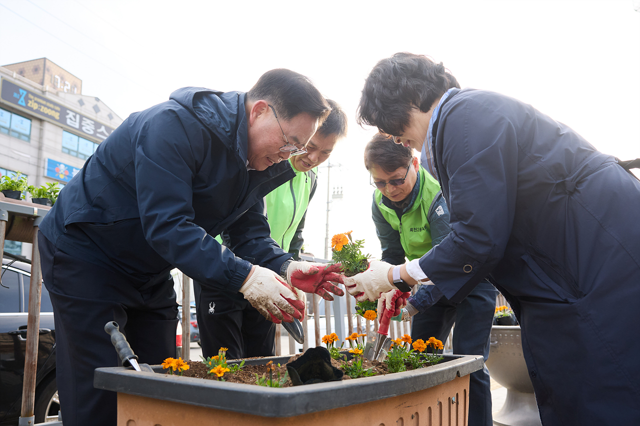 2026-04-22 회천2동 봄맞이 꽃심기 이미지5