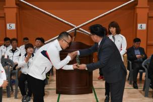협회장기 배드민턴 대회 의 사진