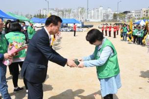 새마을의날 기념식 의 사진