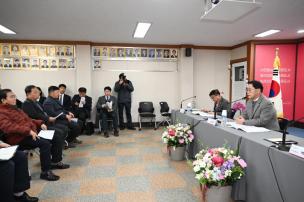 백석 순회간담회 사진