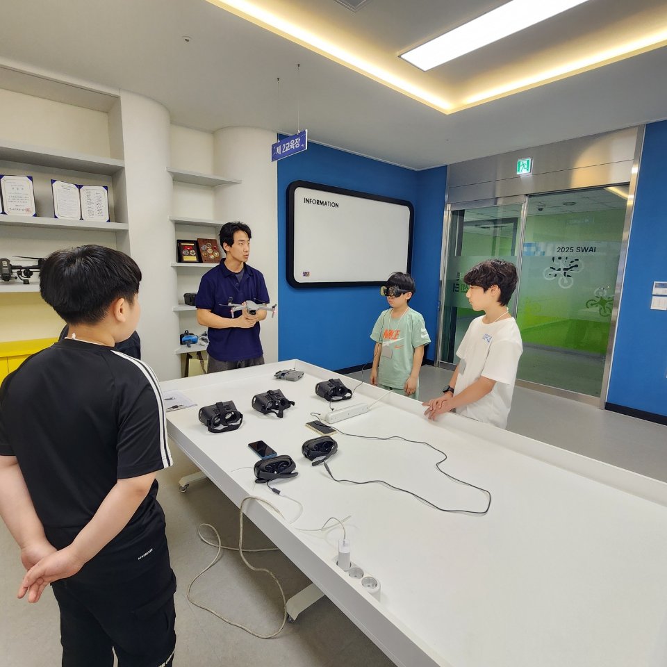 양주시, 드론봇인재센터서 '경기공유학교 초등 드론교실' 힘찬 첫걸음 이미지