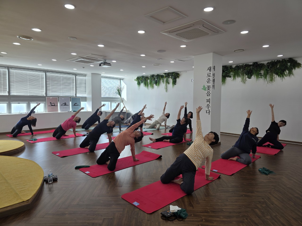 양주시보건소, 관절염 예방 위한 “가을맞이 요가교실” 성황리 마무리 이미지