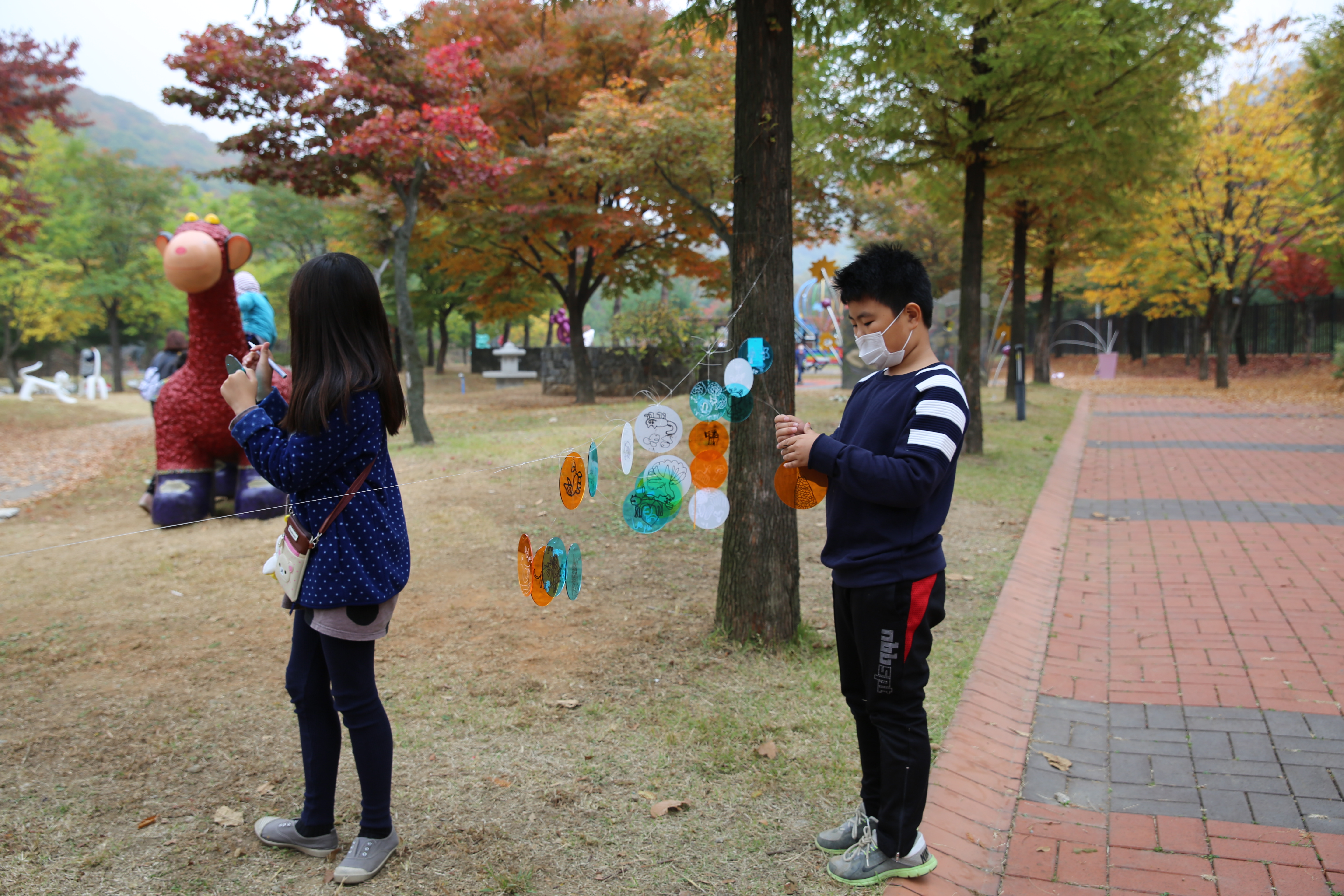 10월 23일 상수초 미술관 야외 조각공원 수업 이미지