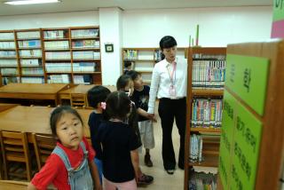 어린이 도서관 방문01 의 사진