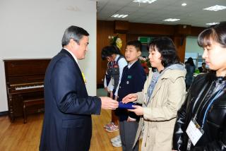 양주시 희망장학재단 제3회 창립식 및 장학증 수여식 의 사진