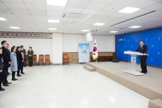 6급 이하 공무원 임용장 수여 의 사진