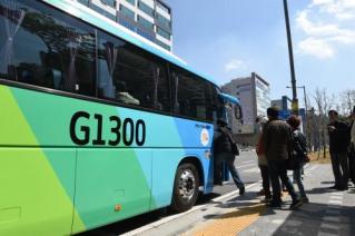 1300번 버스 개통식 의 사진