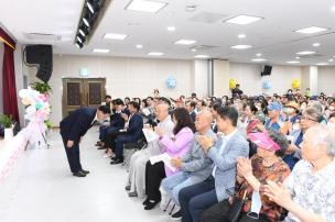 회천노인복지관 경로잔치 의 사진
