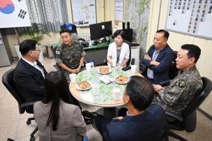 추석명절 제43관리대대 위문 의 사진