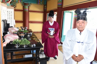 정절사 추향제 의 사진